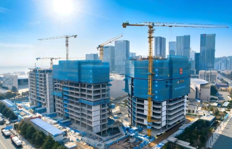 Fejr storslået den vellykkede kernestruktur topping-out af Qingdao Fortune Finance Innovation Center